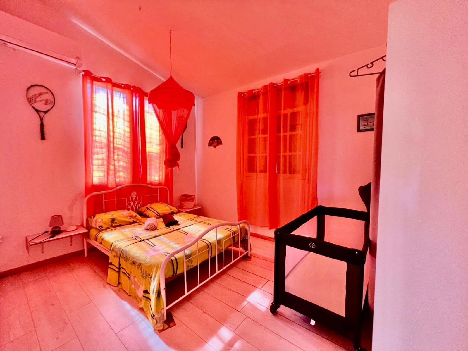<Casa Colibri> La Desirade Apartment Les Galets Luaran gambar